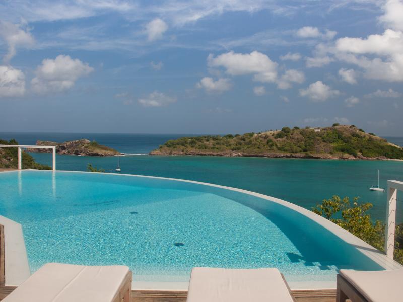 Aurora, Galley Bay Heights , Galley Bay Heights 