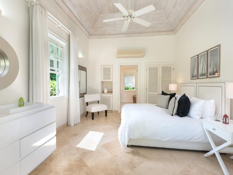 Sugar Hill - Bananaquit , West Coast Barbados 