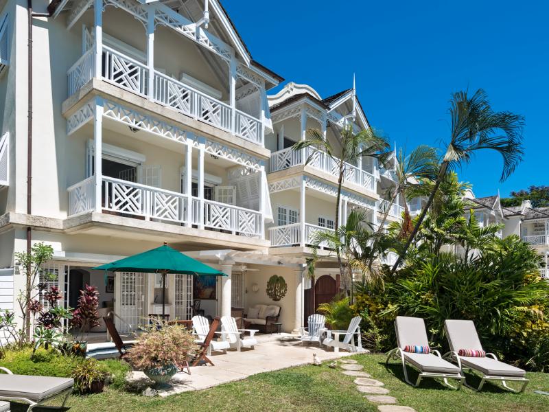 Mahogany Bay - Fathoms End , Beachfront villas Barbados , Paynes Bay , West Coast Barbados 