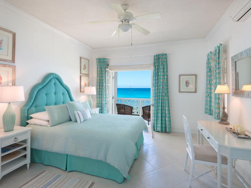 Mahogany Bay - Fathoms End , Beachfront villas Barbados , Paynes Bay , West Coast Barbados 