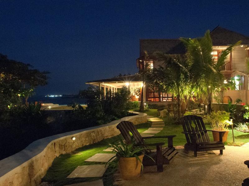 Hidden Bay by the Sea , Runaway Bay 