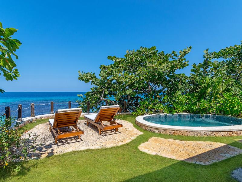 Hidden Bay by the Sea , Runaway Bay 