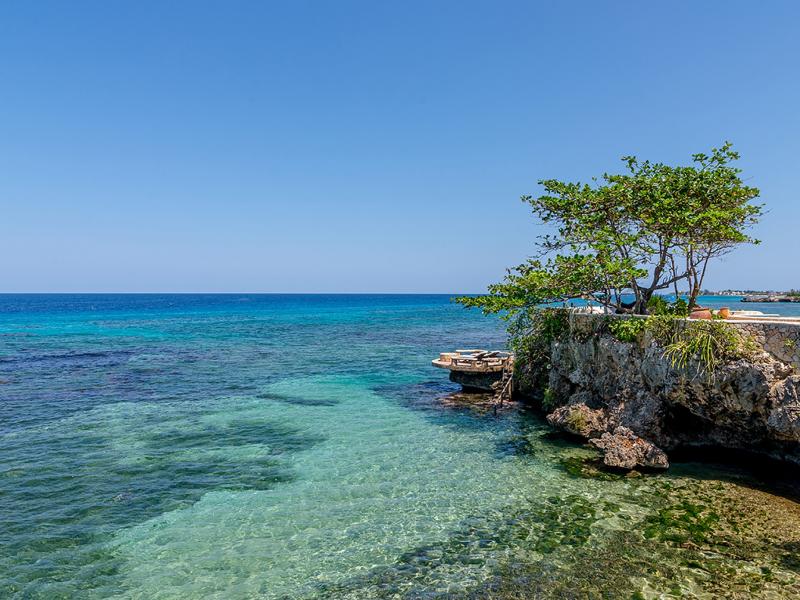 Hidden Bay by the Sea , Runaway Bay 