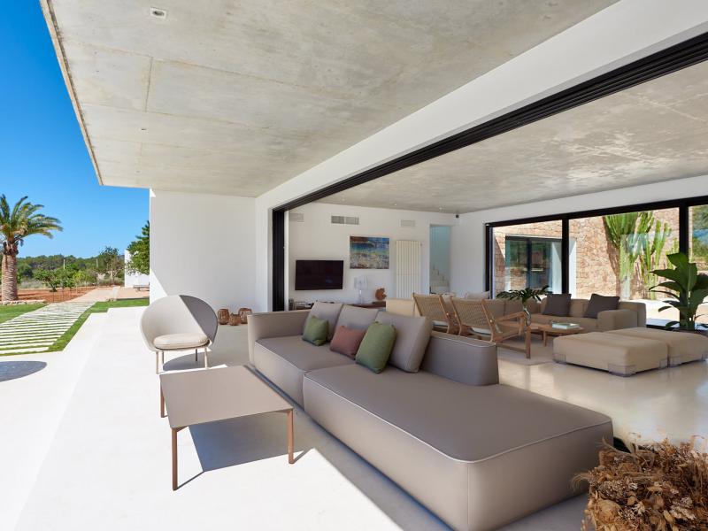 Can Pegaso Grande , North 