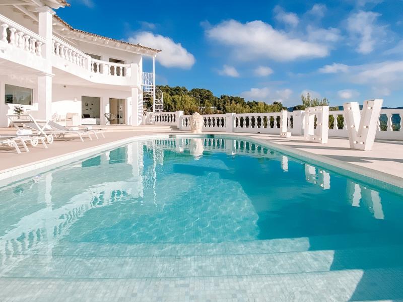 Villa Calypso , East 