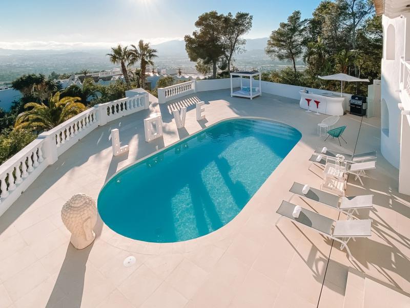 Villa Calypso , East 