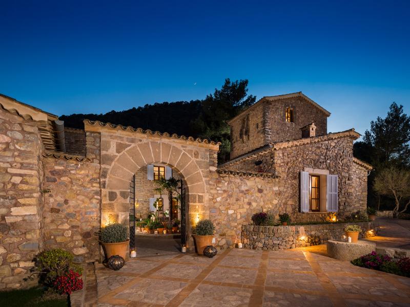 Villa Santiago , West 