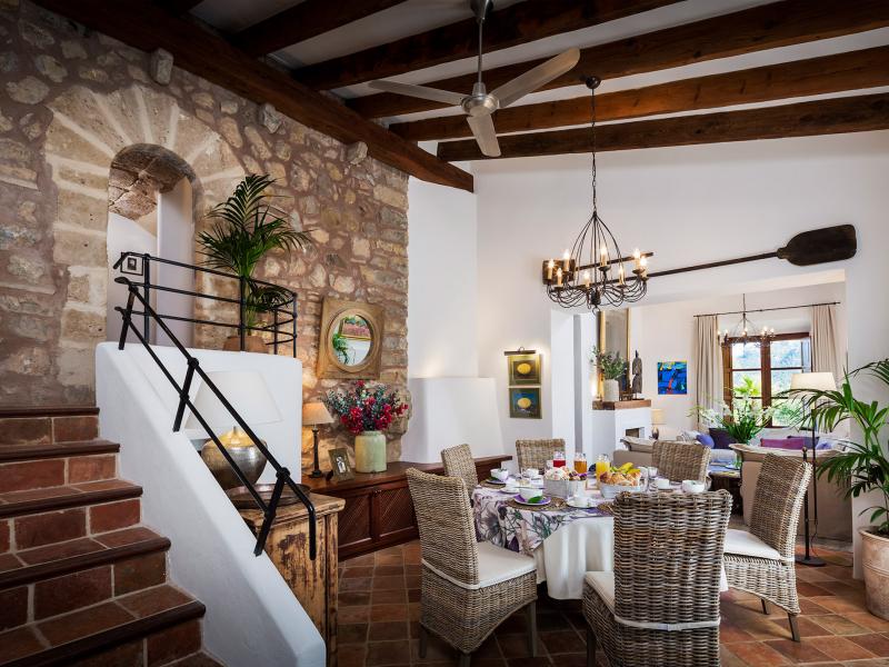 Villa Santiago , West 