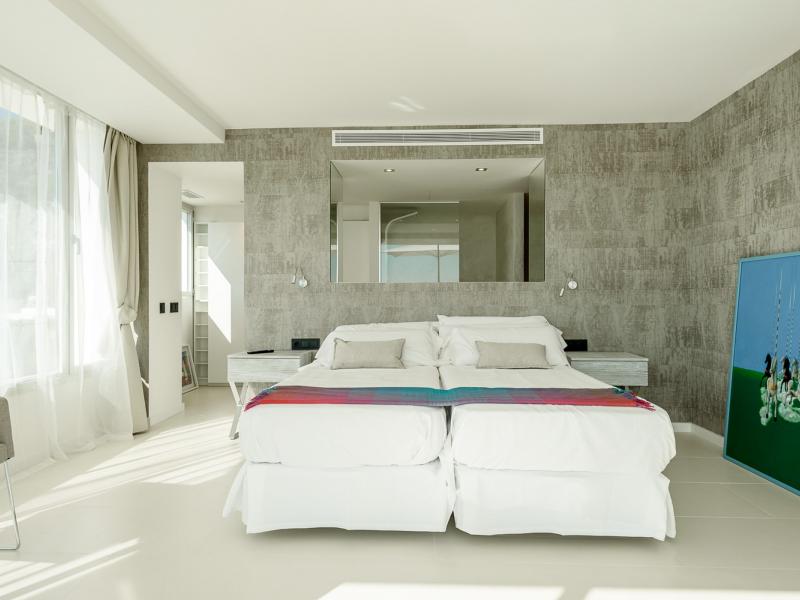 Villa Equis , Cap Martinet 