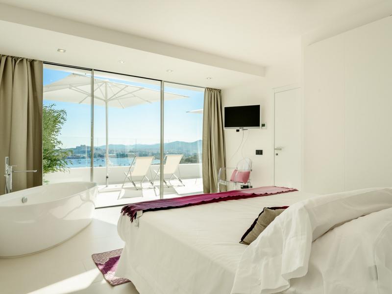 Villa Equis , Cap Martinet 