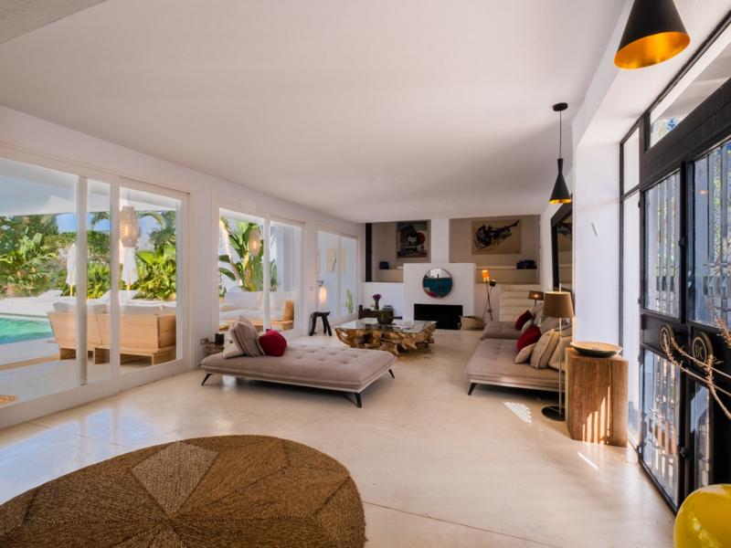 Villa Zola , Roca Llisa 