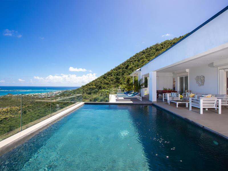 La Casa del Jefe , Orient Bay 