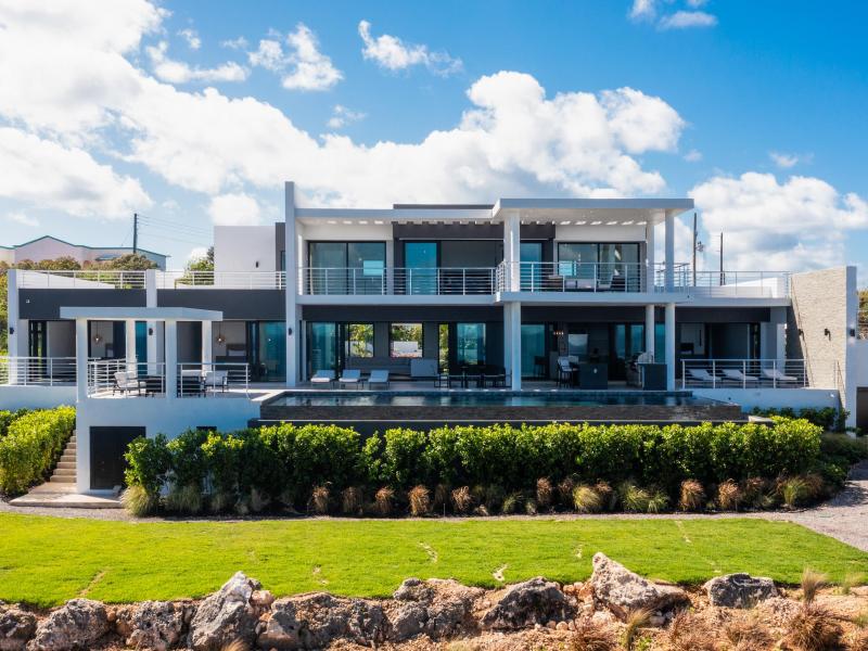 Le Rêve Bleu , Little Bay 