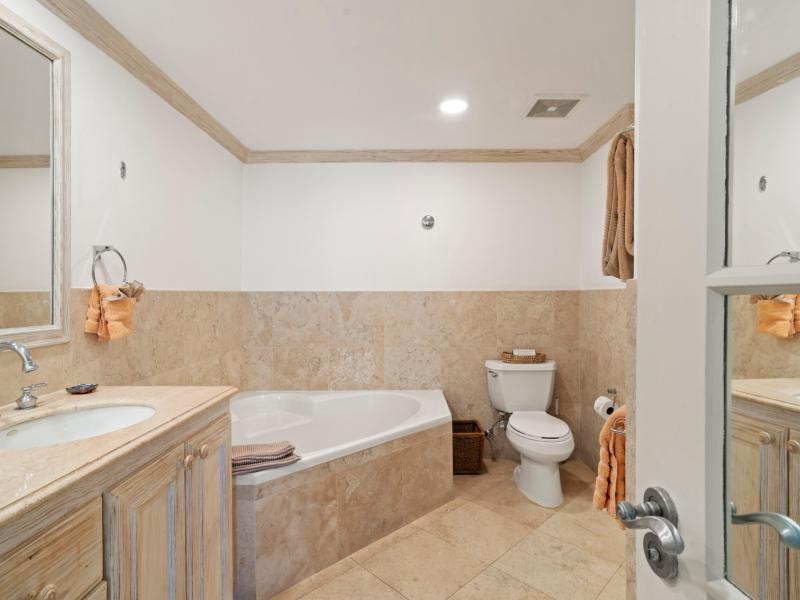 Villas on the Beach 201 - Barolo , Beachfront villas Barbados , Holetown , St James , Villas on the Beach, Barbados , West Coast Barbados 