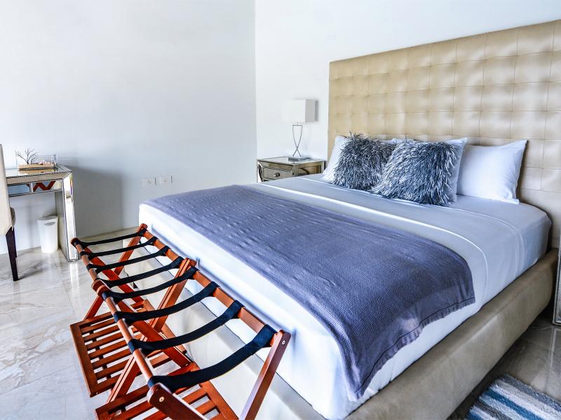 Amalia , Pelican Key St Maarten 