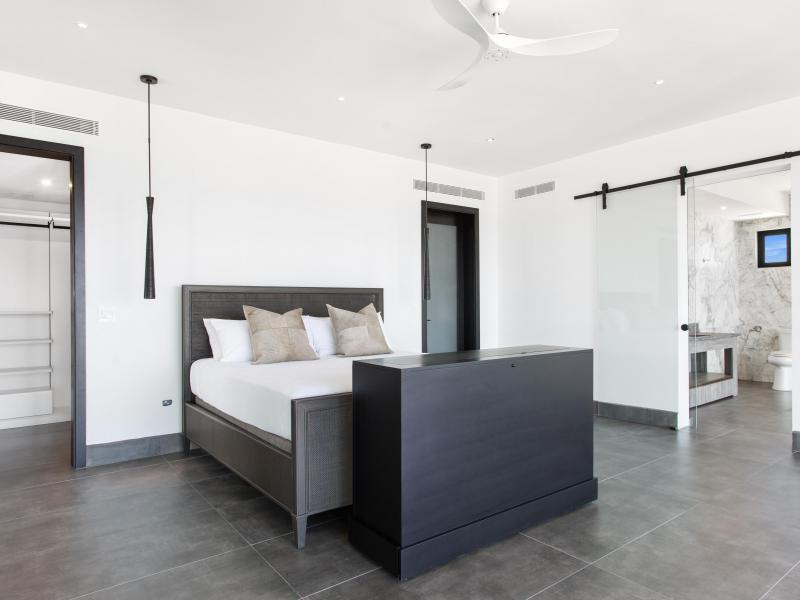 Le Rêve Bleu , Little Bay 