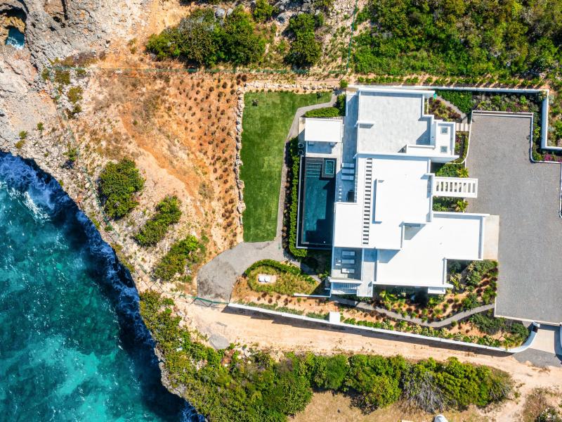 Le Rêve Bleu , Little Bay 