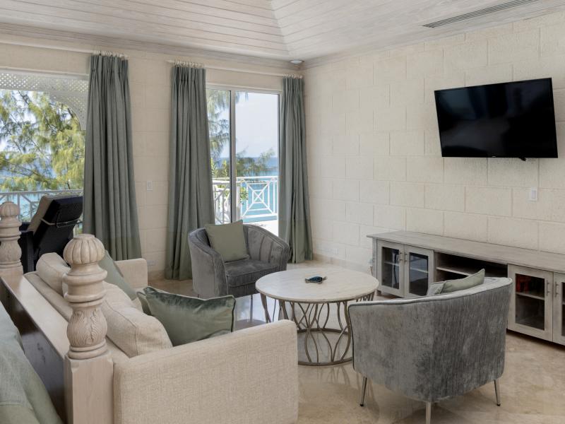 Old Trees 302 - La Mirage Penthouse , Beachfront villas Barbados , Old Trees , Paynes Bay , St James , West Coast Barbados 