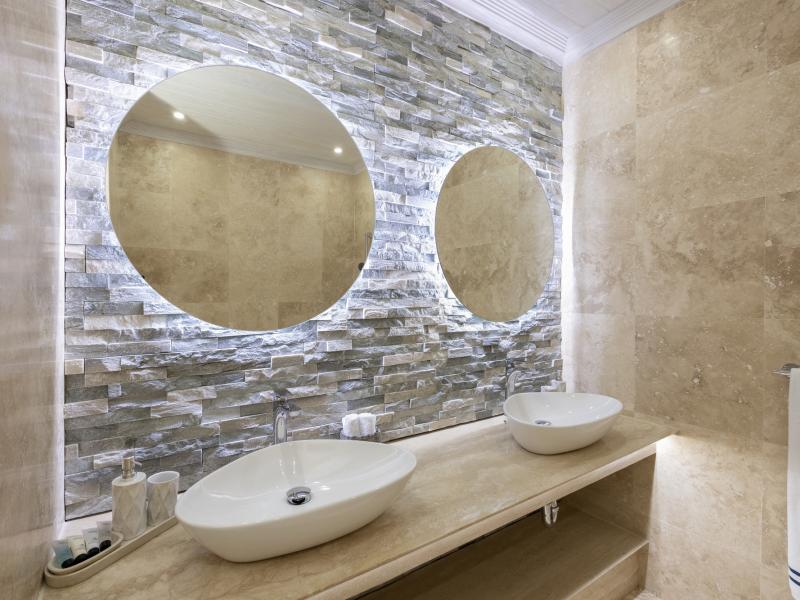 Old Trees 302 - La Mirage Penthouse , Beachfront villas Barbados , Old Trees , Paynes Bay , St James , West Coast Barbados 