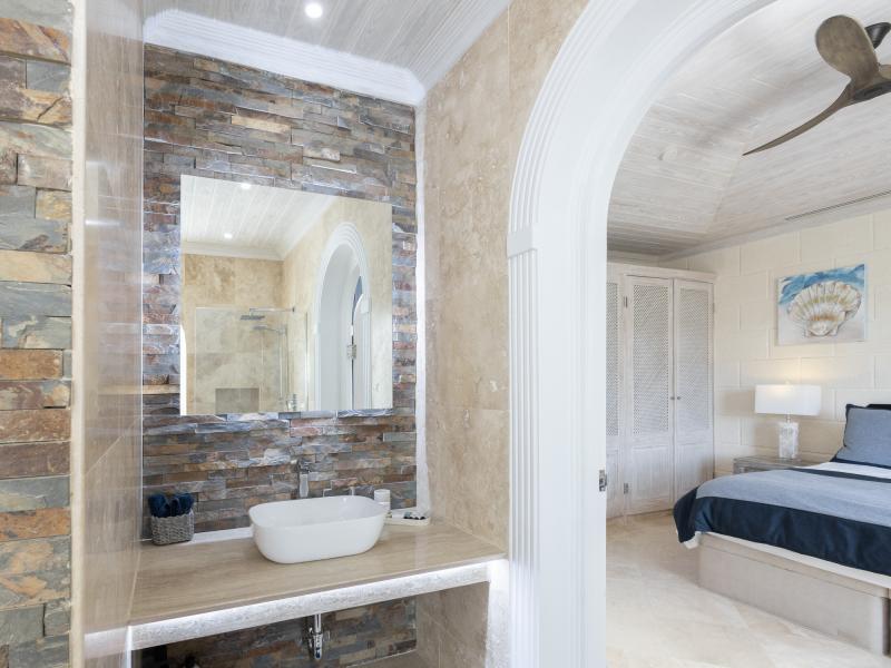 Old Trees 302 - La Mirage Penthouse , Beachfront villas Barbados , Old Trees , Paynes Bay , St James , West Coast Barbados 