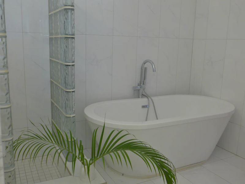 Bay House , Dieppe Bay 