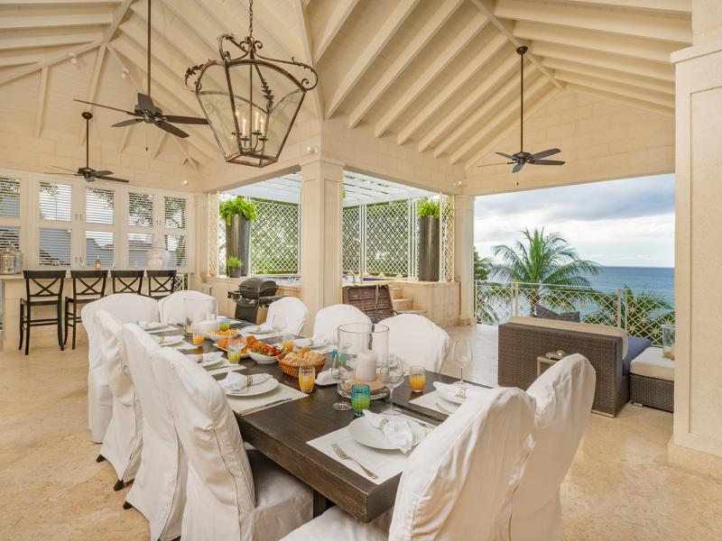 Smugglers Cove Penthouse Apartment 7 , Beachfront villas Barbados , Paynes Bay , St James , West Coast Barbados 