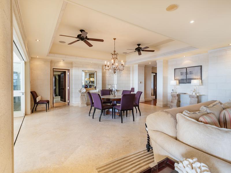 Smugglers Cove Penthouse Apartment 7 , Beachfront villas Barbados , Paynes Bay , St James , West Coast Barbados 