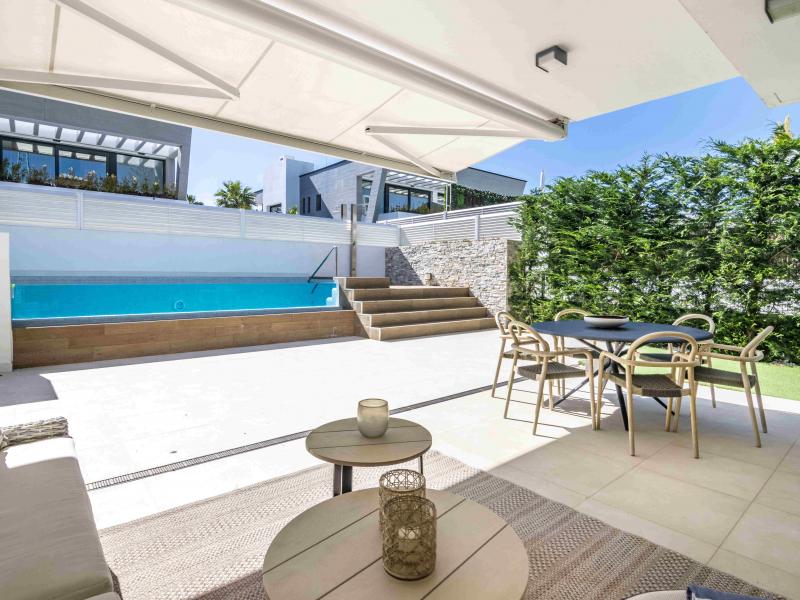 Villa Banus Bay , Marbella , Puerto Banus 