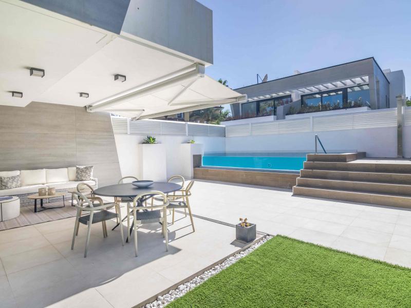 Villa Banus Bay , Marbella , Puerto Banus 