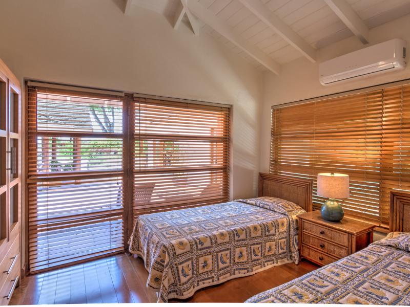 Thespina - Beachfront , St James 