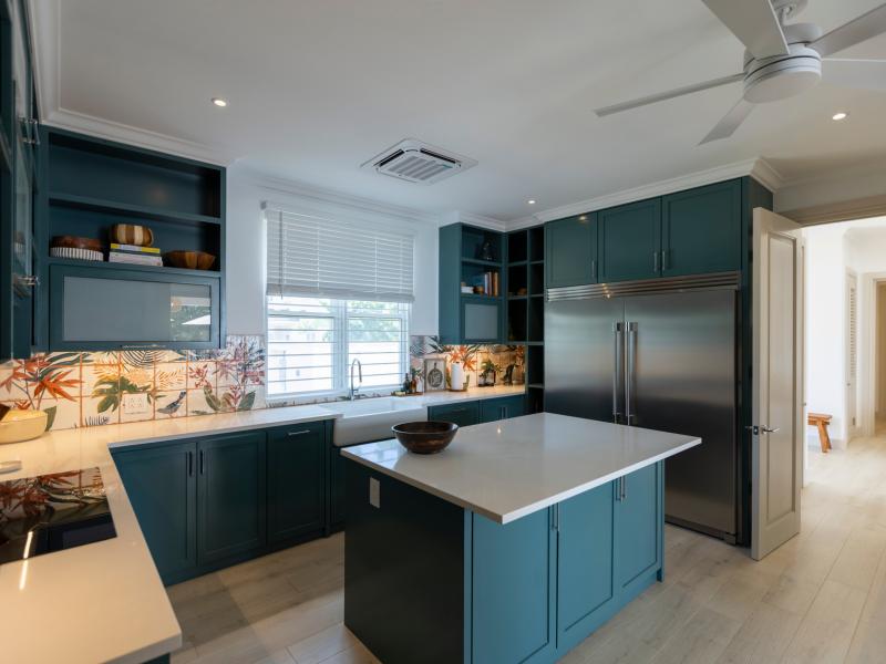 Kaiso - Beachfront , 