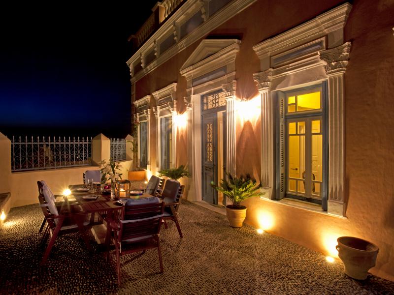 Oia Mansion , Santorini 