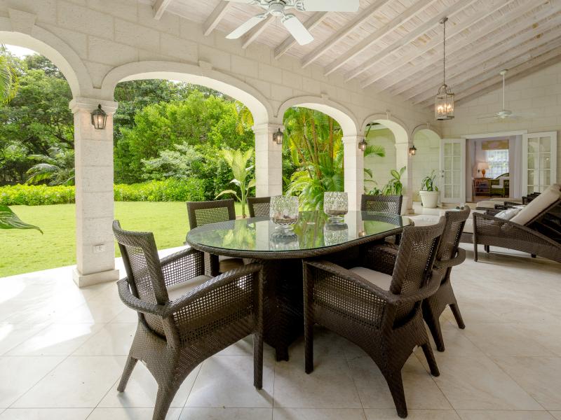 Coral Reef Club - Villa Ixora , Beachfront villas Barbados , Porters , St James , West Coast Barbados 
