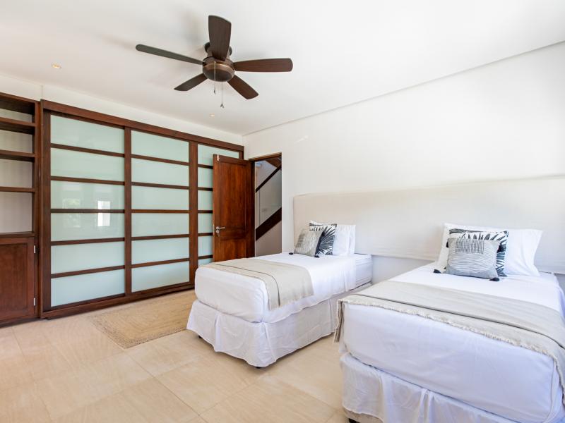 Sundeck House , St James 