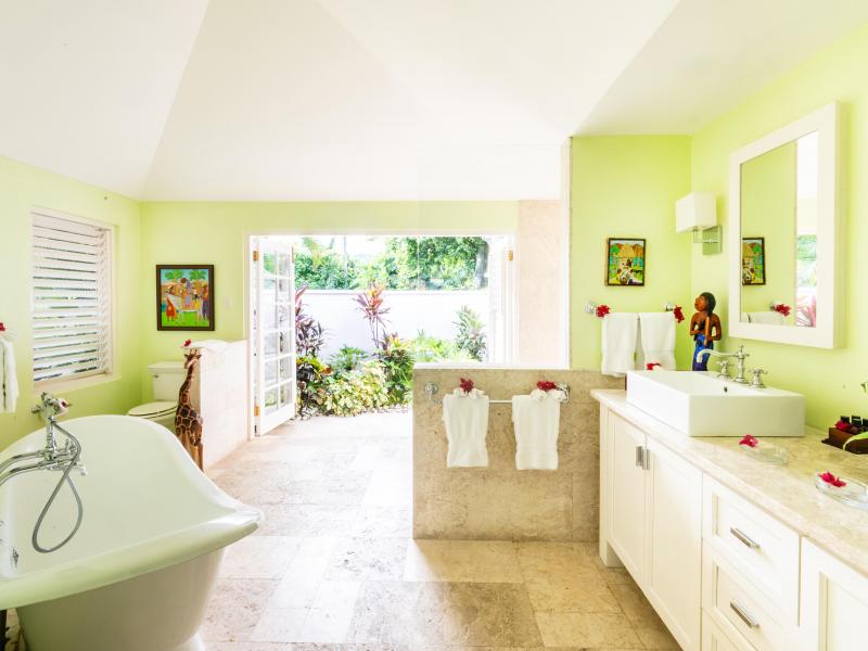 Ma’Moura , Montego Bay 