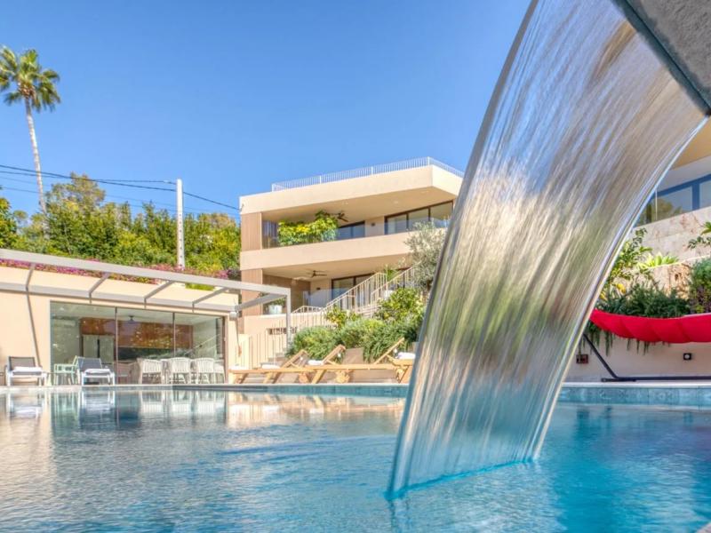 Villa Clara , Portals 