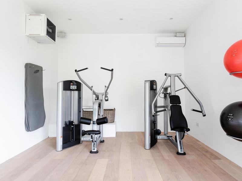 Friendship House , Friendship Bay 