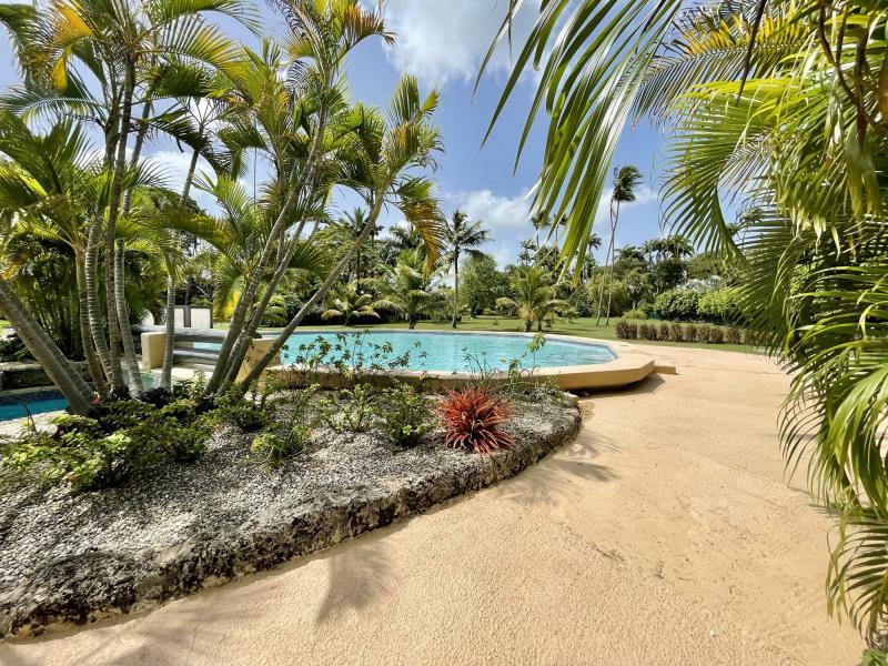 Glitter Bay 102 - 49 Steps , Beachfront villas Barbados , Glitter Bay , Porters , St James , West Coast Barbados 