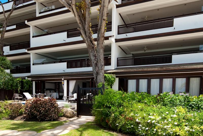 Coral Cove 1 - Beachfront Coral Cove 1 - Beachfront