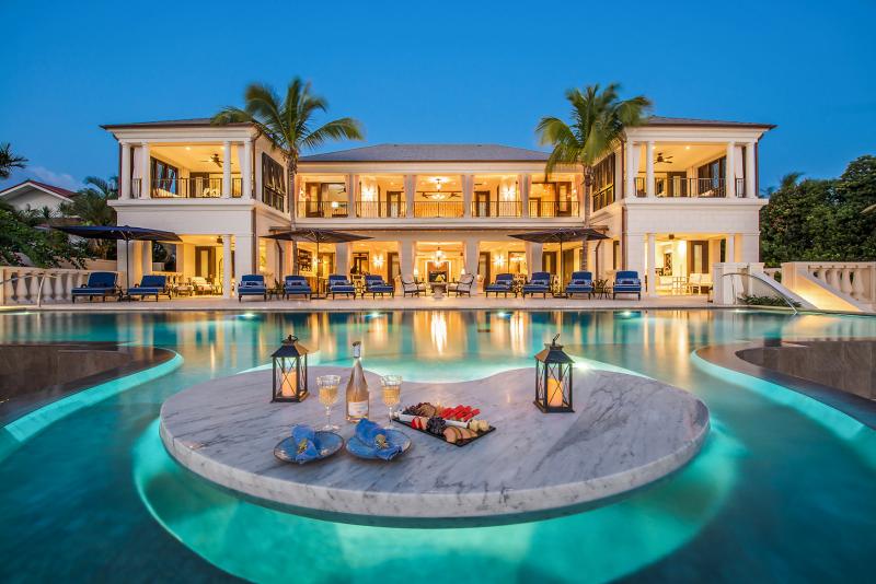 Seaclusion -Beachfront Seaclusion -Beachfront